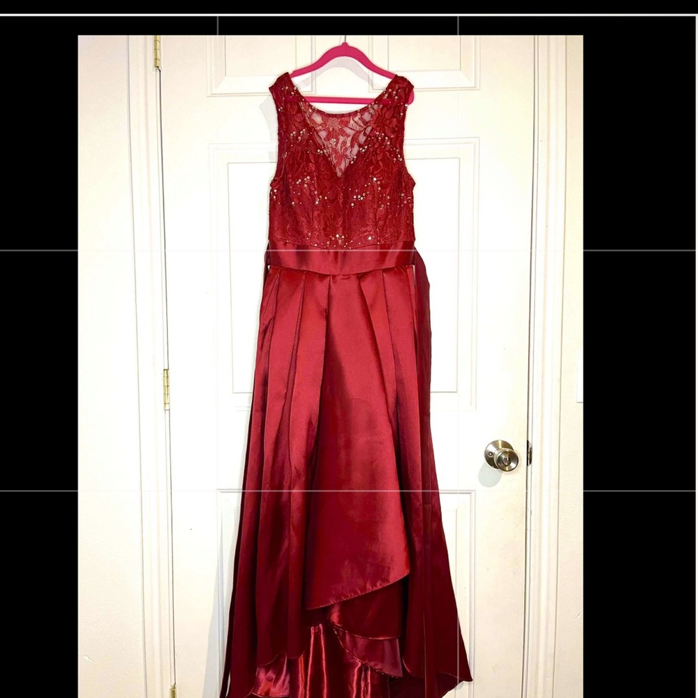 Red Gorgeous dress! Great for sweethearts!